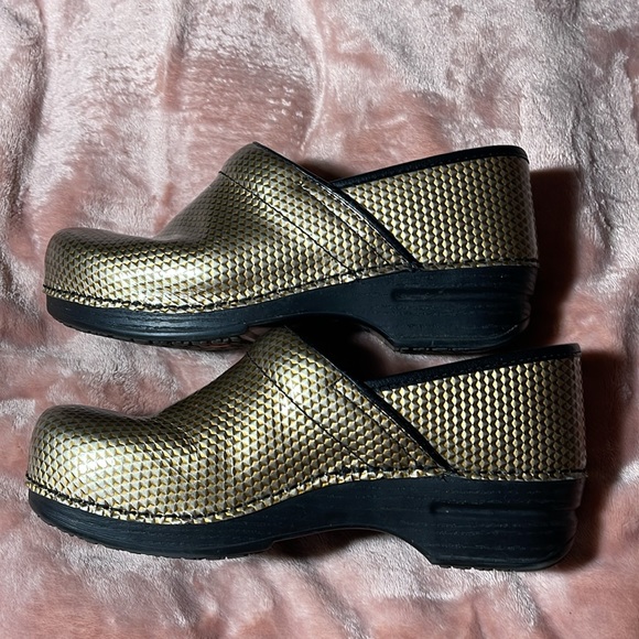 Dansko XP Clogs - Picture 6 of 8